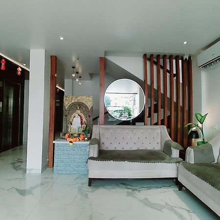 Hotel Sai Pratik, Newly Built Up, Complimentary Shuttle To The Temple Ширді Екстер'єр фото