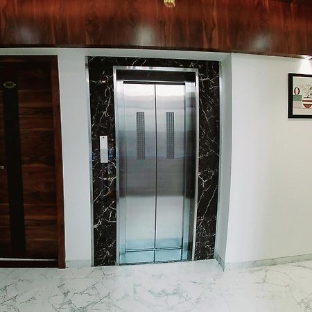 Hotel Sai Pratik, Newly Built Up, Complimentary Shuttle To The Temple Ширді Екстер'єр фото