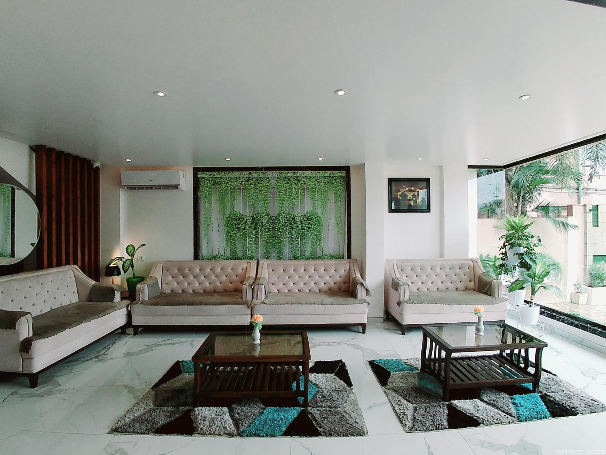 Hotel Sai Pratik, Newly Built Up, Complimentary Shuttle To The Temple Ширді Екстер'єр фото