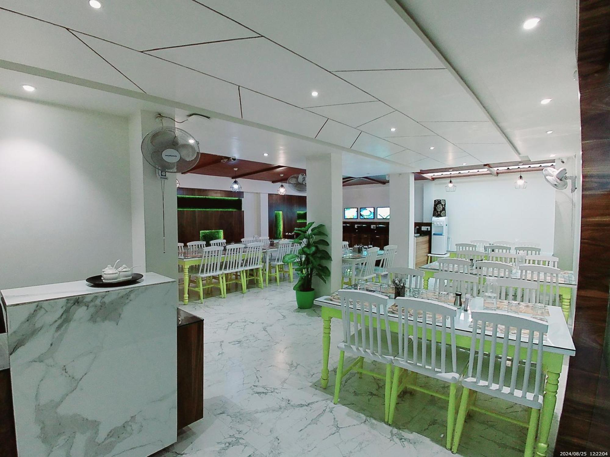 Hotel Sai Pratik, Newly Built Up, Complimentary Shuttle To The Temple Ширді Екстер'єр фото