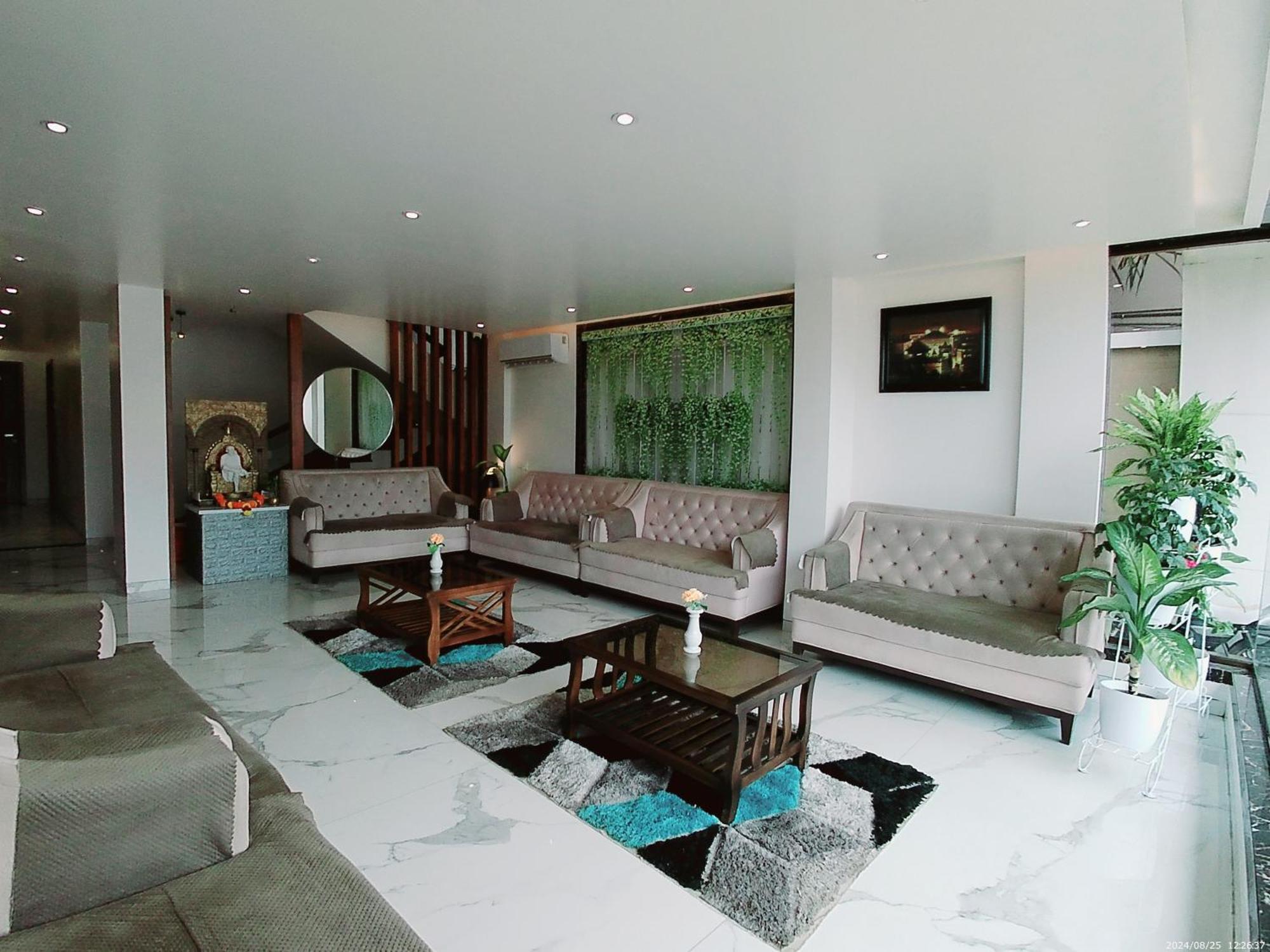 Hotel Sai Pratik, Newly Built Up, Complimentary Shuttle To The Temple Ширді Екстер'єр фото